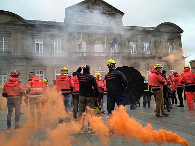 2017-12-29 ProtestaBombeirosComarcaisPontevedra01.jpeg